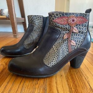 Leather L'Artiste By Spring Step Bootie size 8
